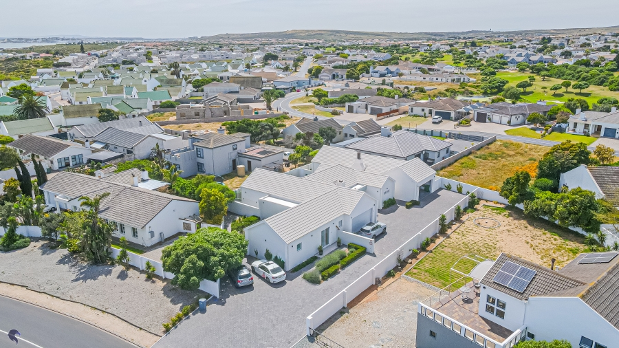 6 Bedroom Property for Sale in Country Club Western Cape